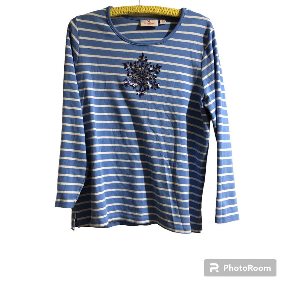 QUACKER Factory Light Blue White Stripe Snowflake Holiday Top sz L